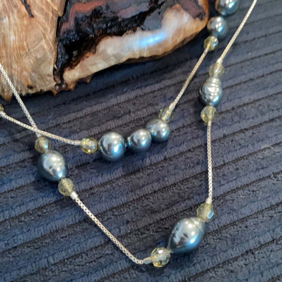 Vintage Monet double strand faux grey pearl and bead necklace. 16” - Picture 4 of 7